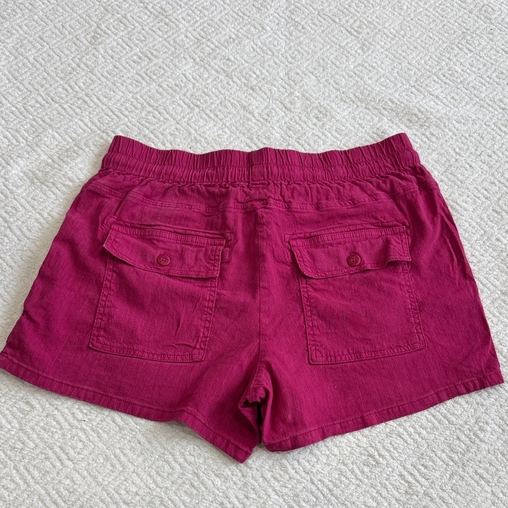 Kut from the Kloth Kut Christina Smocked
Band Linen Short Sz M - Picture 5 of 7